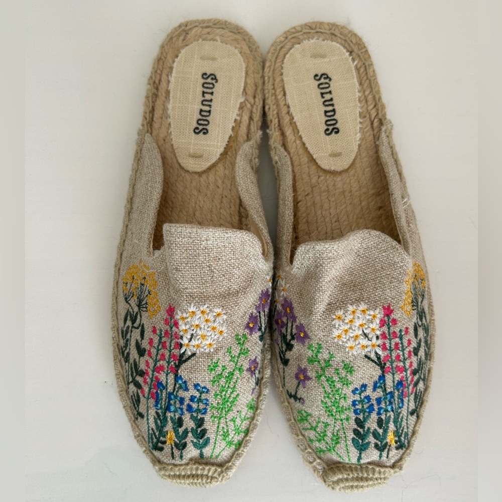 Soludos embroidered wildflower slides Size 8